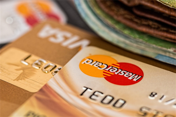 信用卡招行境外刷卡，如何避免高额手续费？